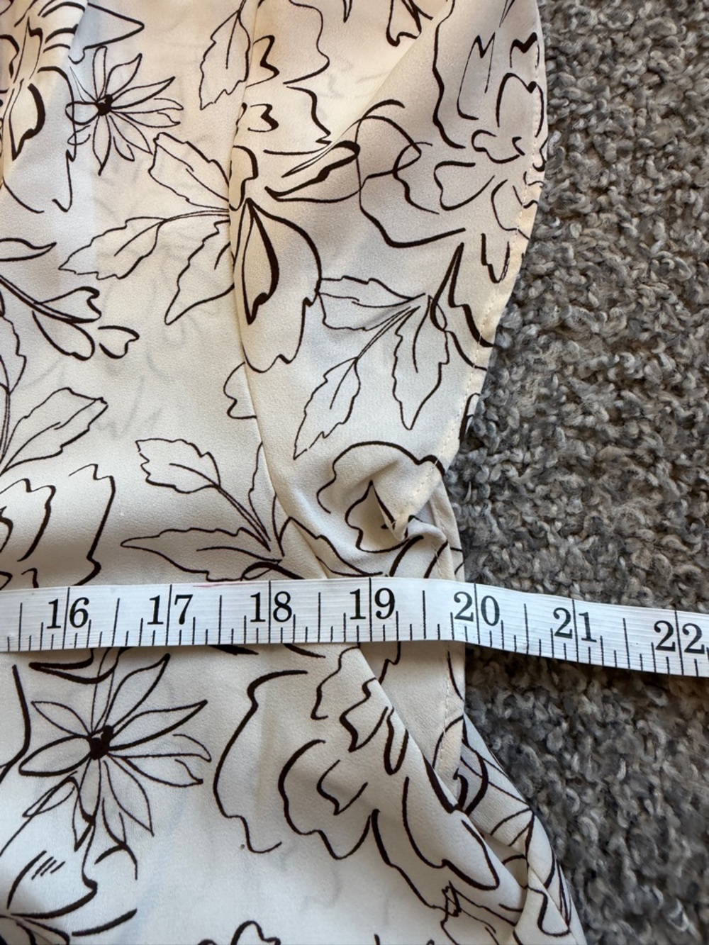 Ann Taylor Cream Blouse with Black Floral Outline - Picture 7 of 10